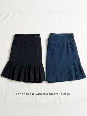 Lot of 2 Athletic Skorts XL Under Armour Black & Mondetta Navy Blue Tennis Golf